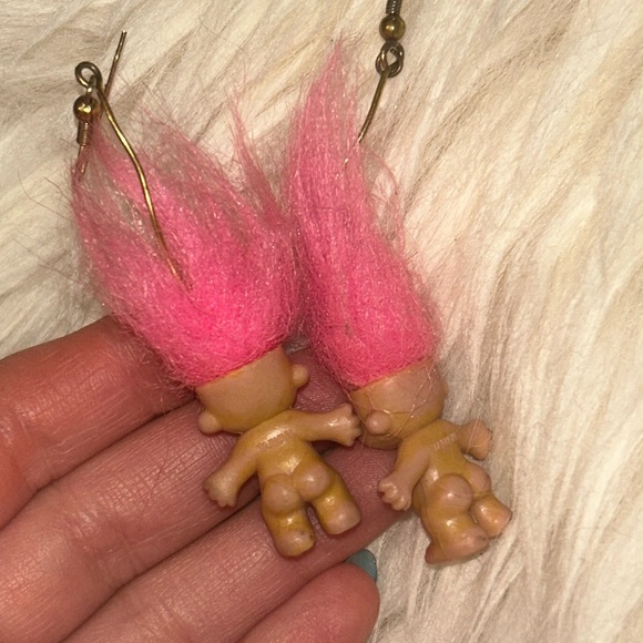 90โs vintage pink hair troll kitschy doll earrings - Picture 3 of 3